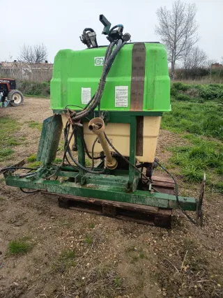 Cuba pulverizador agrícola