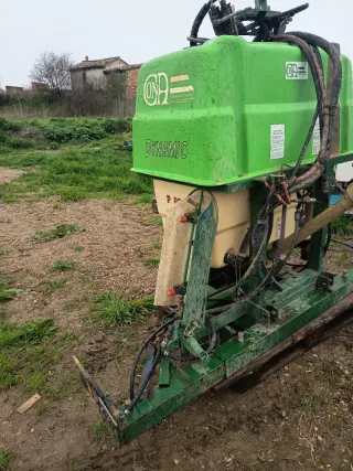 Cuba pulverizador agrícola