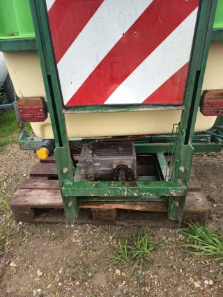 Cuba pulverizador agrícola