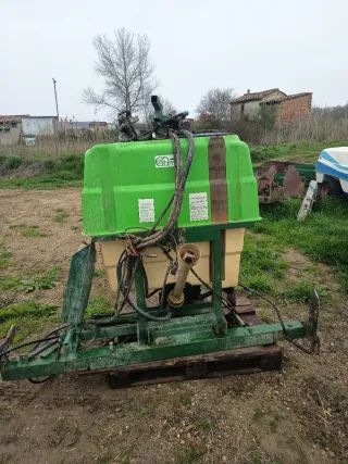 Cuba pulverizador agrícola