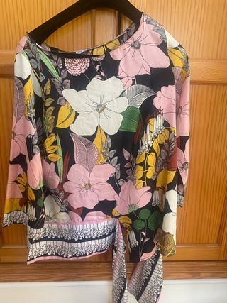 Blusa Estampado Floral Negro Multicolor