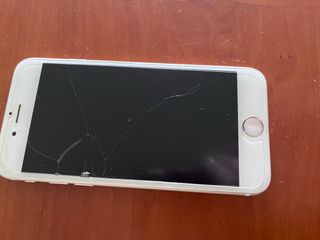 iPhone 8 Blanco Pantalla Rota. Para piezas