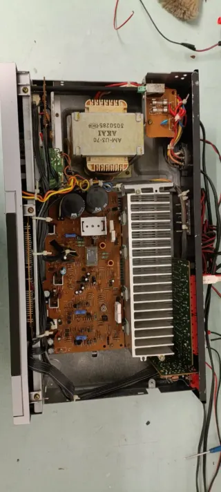 AMPLIFICADOR AKAI AM-U3