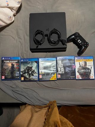 PS4 (PlayStation 4) Negra + 5 Juegos