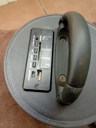 Altavoz Negro + Cargador