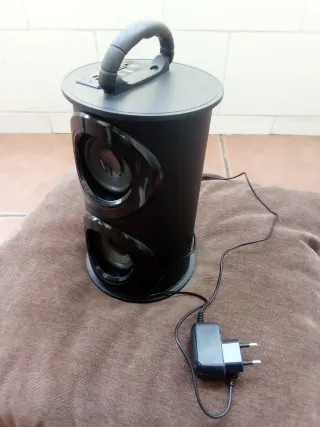 Altavoz Negro + Cargador