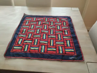 Pañuelo Lehner Diseño Cuadros Rojo Azul