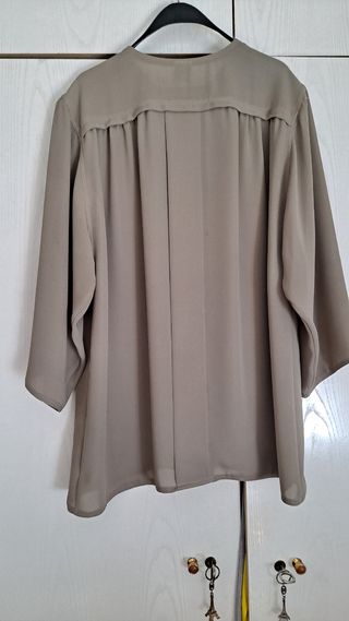 Blusón largo verde primavera.