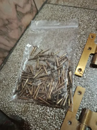 Bisagras para muebles