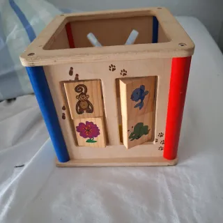 Cubo de actividades de madera para bebés