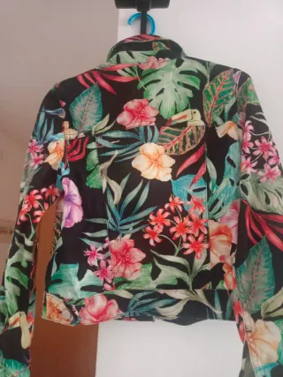 Chaqueta tejana+ pantalon tejano Zara estampada