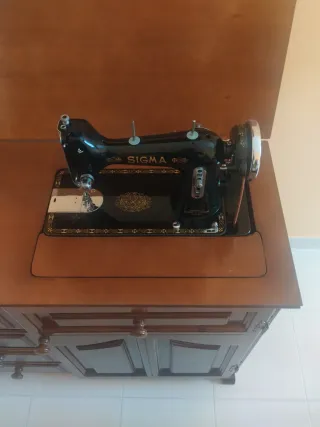 Máquina de Coser Sigma Antigua