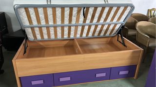 Cama infantil con cajones morados