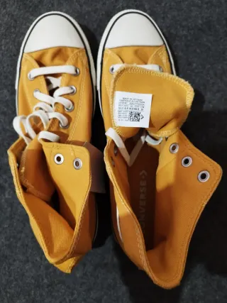 Converse Chuck Taylor Amarillas