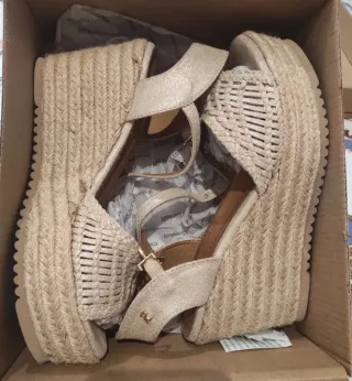 Cuñas doradas eventos talla 38