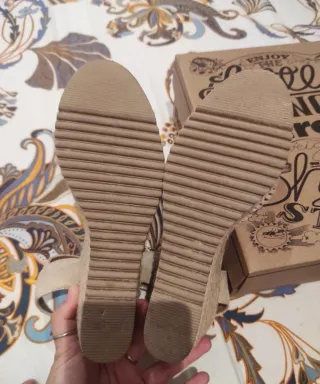 Cuñas doradas eventos talla 38