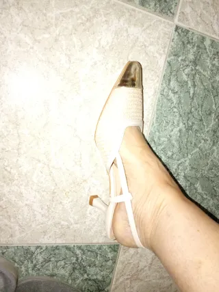 Zapatos de tacón beige talla 38