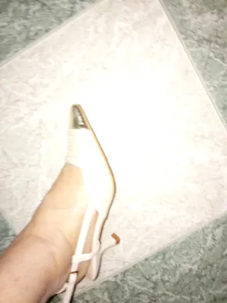Zapatos de tacón beige talla 38