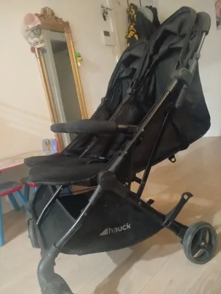 Silla de paseo gemelar negra de gran capacida