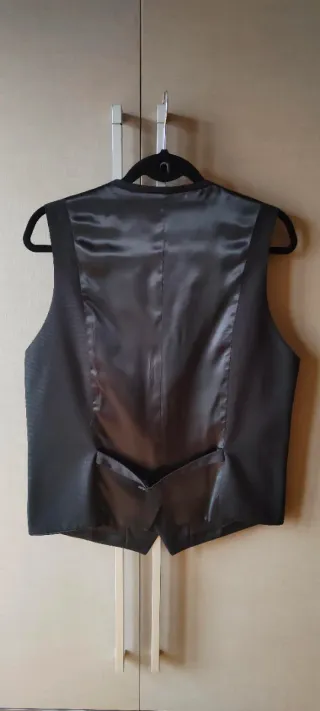 Elegante Chaleco Gris semi nuevo