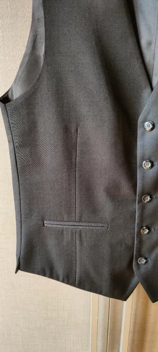 Elegante Chaleco Gris semi nuevo