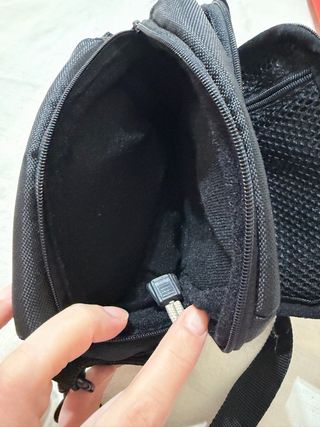 Bolsito bandolera Samsonite beige y negro