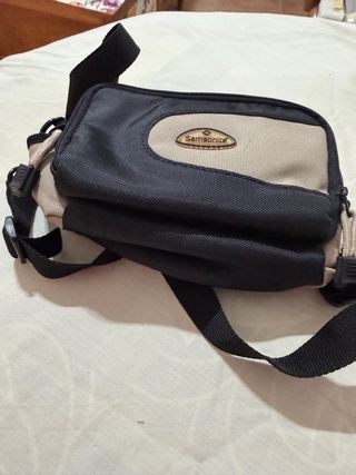Bolsito bandolera Samsonite beige y negro