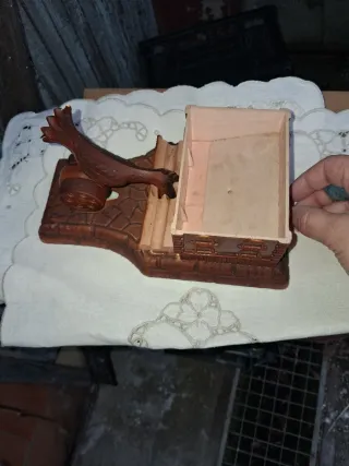 Vecchio porta sigarette in resina vintage