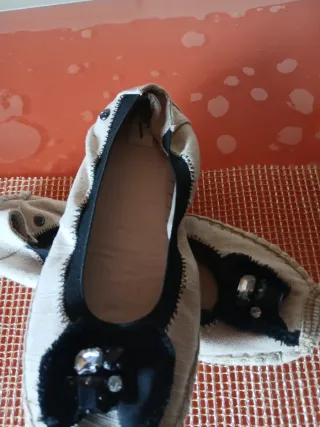 Alpargatas Beige y Negras con Joyas