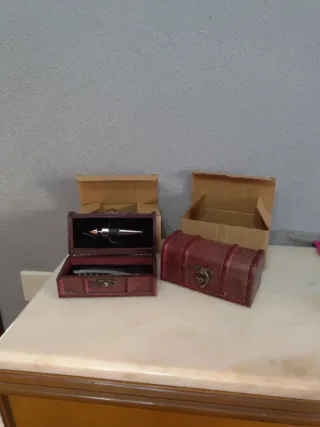 Baúl Decorativo con Accesorios para Vino