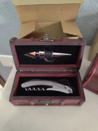 Baúl Decorativo con Accesorios para Vino