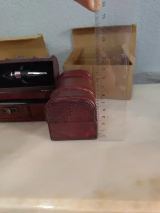 Baúl Decorativo con Accesorios para Vino