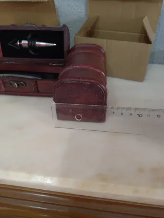 Baúl Decorativo con Accesorios para Vino