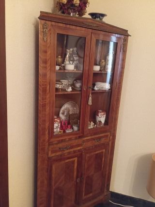 Vitrina Esquinera Marquetería Madera Cristal