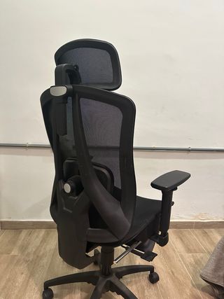 Silla de escritorio ergonómica negra