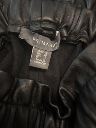 Pantalón corto cuero negro