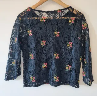 Blusa Zara encaje floral azul