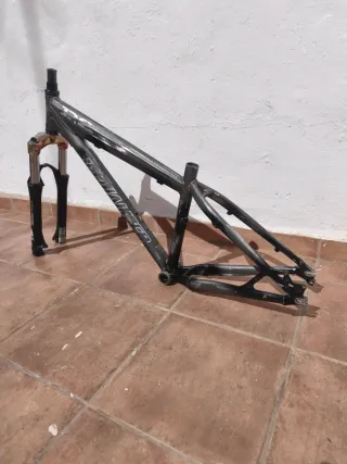 Cuadro Specialized P2 + Horquilla Marzocchi