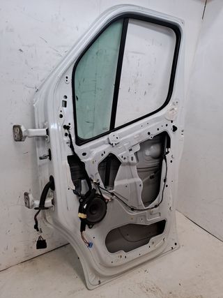 PUERTA DELANTERA DERECHA RENAULT MASTER III AUTOBÚS (JV)