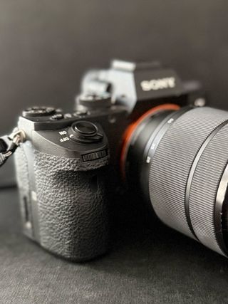 Sony A7 II Full Frame + 28-70mm + extras