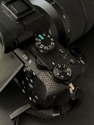 Sony A7 II Full Frame + 28-70mm + extras