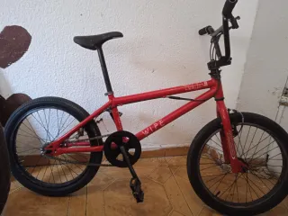 Bicicleta BMX Roja