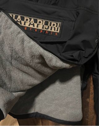 Chaqueta Napapijri Negra con Logo
