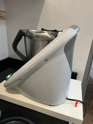 Thermomix TM6 con accesorios y bolsa