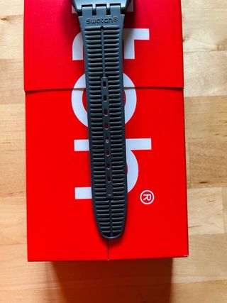 Reloj Swatch Suom 709 Grey Rails Negro/Gris