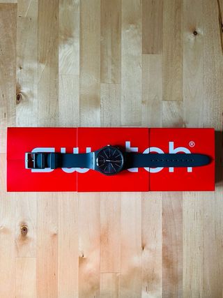 Reloj Swatch Suom 709 Grey Rails Negro/Gris