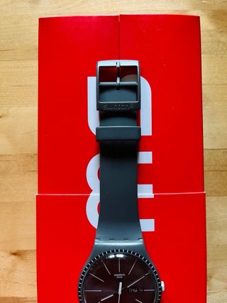 Reloj Swatch Suom 709 Grey Rails Negro/Gris