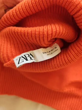 Jersey crop cuello alto naranja Zara