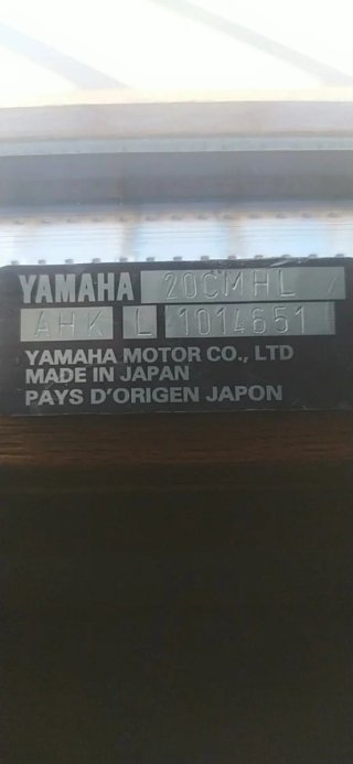Fueraborda Yamaha 20 CV. Cola larga.