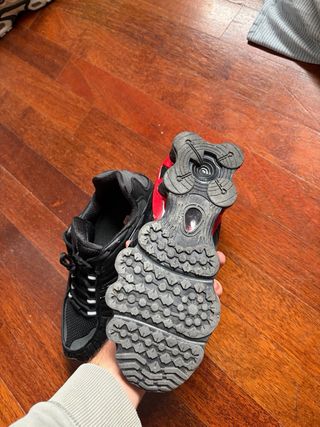 Nike Shox Zapatillas Negras y Rojas